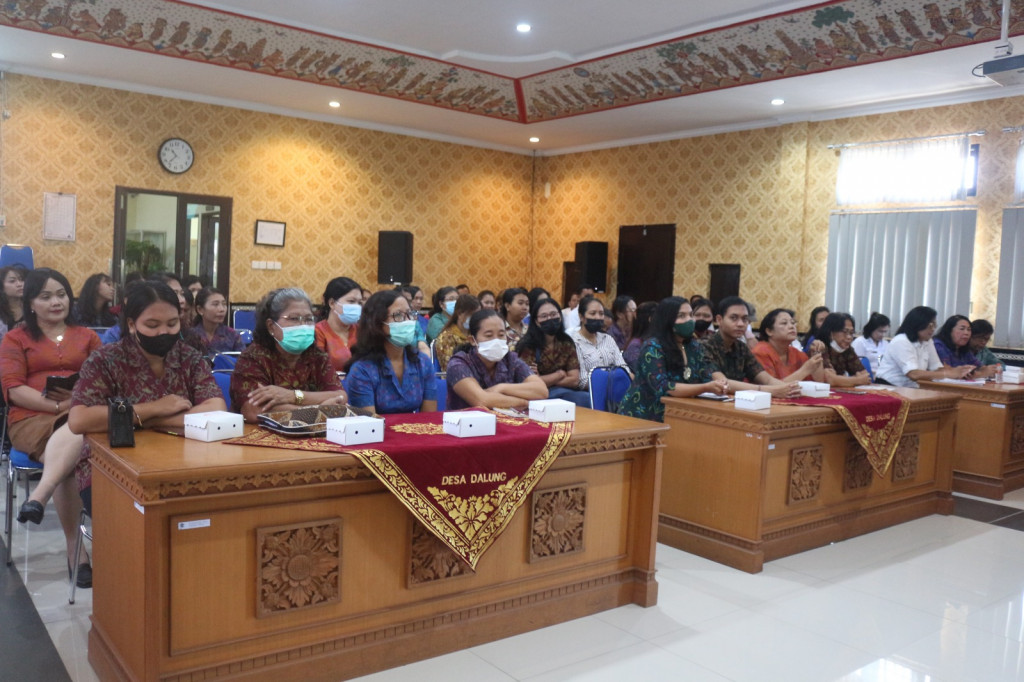 Pemaparan Pokja Kampung KB Desa Dalung dalam Verifikasi Lapangan Penguatan Kampung KB (Keluarga Berkualitas) Provinsi Bali